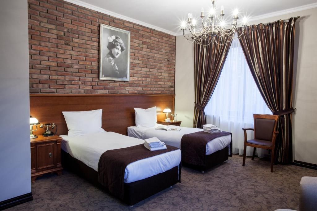 Trzy Korony Boutique Hotel&Spa Piwne ปูวาวือ ภายนอก รูปภาพ